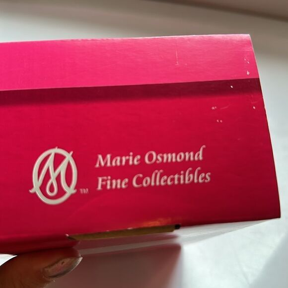 New in box Marie Osmond  Rag A Muffin Banana Nut Tiny Tot porcelain doll - Picture 5 of 7